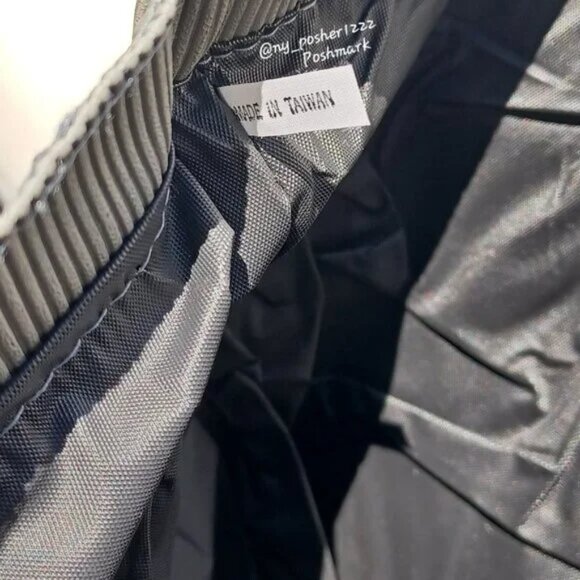 𝗃𝗈𝗒𝖼𝖾-𝗍𝖾𝖼𝗁 Gray Waterproof Environmental Fashion Tote Bag - Picture 6 of 8